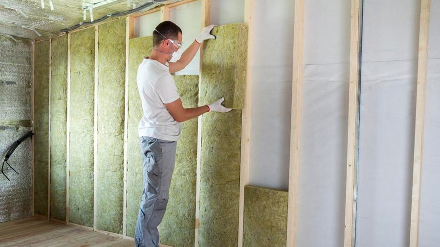 Etterisolering av tak og vegger i bolig - Redusere energibruk og strømregningen