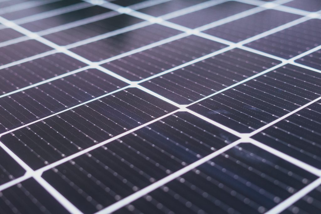 Solcelleanlegg - Solceller er grønn energi - reduserer strømregningen - MIljøvennlig energi